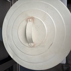 ニトリ　蓋付きペダル開閉ゴミ箱　の画像