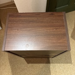 扉付きの棚　の画像