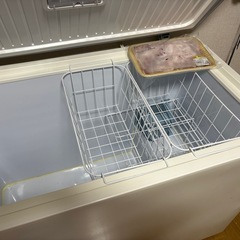 【取りに来れる方限定】急凍機能付き⭐︎冷凍ストッカー　330L  の画像