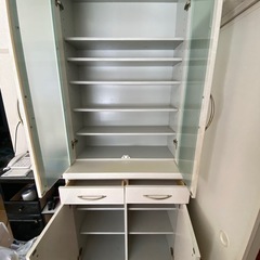 食器棚の画像