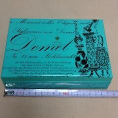 DEMEL お菓子空き箱の画像