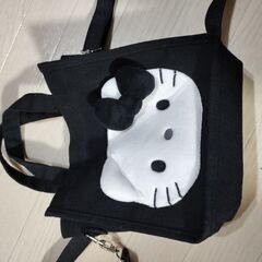キティちゃんバックの画像
