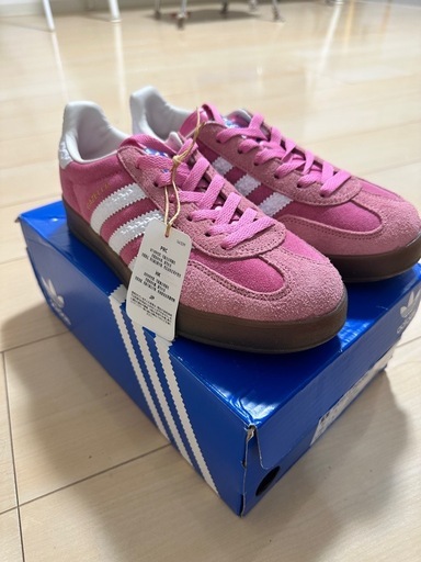 Adidas Gazelle ピンク　サイズ23,５sm
