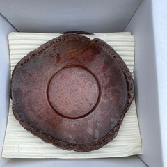 木製ソーサーと白い陶器カップ5個セットの画像