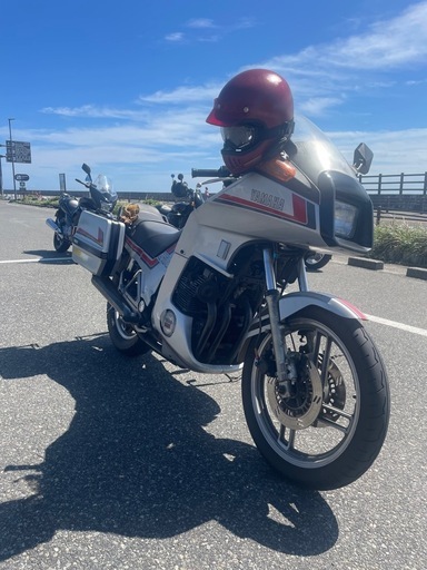 XJ７５０Ｄ国内初カウル装着車輌