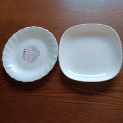 ヤマザキ春のパン祭りの白い食器の画像