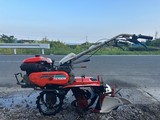 宮崎　クボタ 管理機 TS700W 培土器付 正逆転　耕運機 6.2馬力　畝立て 宮崎 クボタ 管理機 TS700W 培土器付 正逆転 耕運機 6.2馬力 畝立て