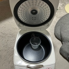 炊飯器の画像