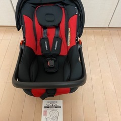 【美品】チャイルドシートとベビーキャリーのセットですの画像