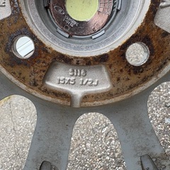 スタッドレスタイヤホイールの画像