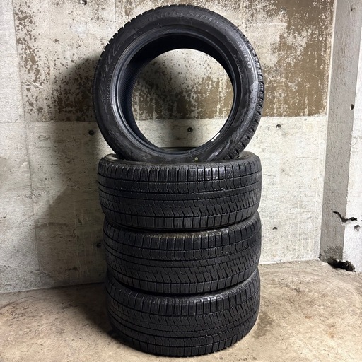 B-41 タイヤ 中古 
BRIDGESTONE STUDLESS BLIZZAK VRX2 235/50R18
