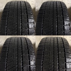 B-41 タイヤ 中古 
BRIDGESTONE STUDLESS BLIZZAK VRX2 235/50R18の画像
