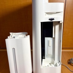 【良品】SHARP 空気清浄機 KC-F50-W ホワイト／非喫煙・ペットなし・説明書ありの画像