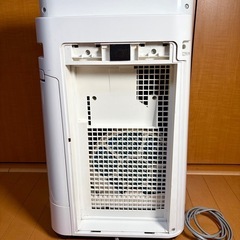 【良品】SHARP 空気清浄機 KC-F50-W ホワイト／非喫煙・ペットなし・説明書ありの画像