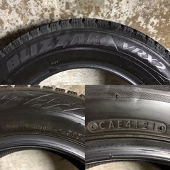 B-42 タイヤ 中古 BRIDGESTONE STUDLESS BLIZZAK VRX2 195/65R15の画像