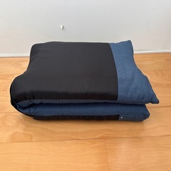 折りたたみ座椅子の画像