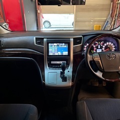 アルファード 後期型 2.4 車検長い とても綺麗な車両です 8人乗りの画像