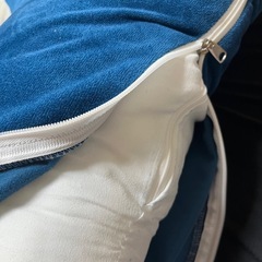 ミッドナイトブルークッションの画像