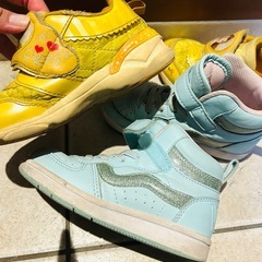 キッズ　17cm VANS ディズニー　ベル　二足スニーカー　の画像