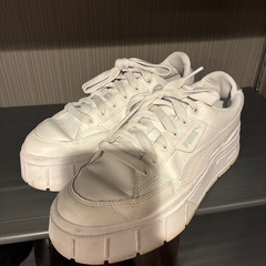 PUMA 厚底スニーカー　ホワイトの画像