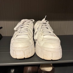 PUMA 厚底スニーカー　ホワイトの画像