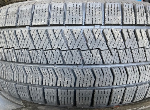 【お取引決まりました】BRIDGESTONE 215/50R17 21年製　冬タイヤ