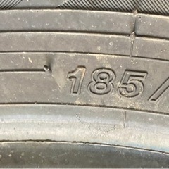 YOKOHAMA 185/65R15 24年製＋23年製　冬タイヤ　バリ溝の画像