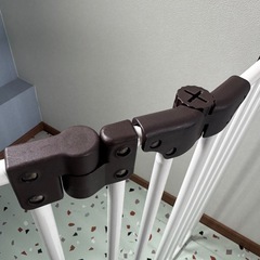 日本育児 おくトビラ Sサイズ おくだけ簡単設置の ドア付きベビーゲートの画像