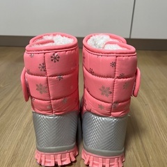 スノーブーツ　18.5㎝　ピンク色　雪の結晶の画像