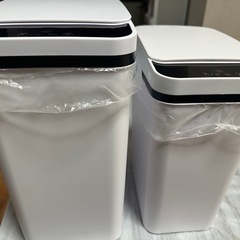 自動開閉ゴミ箱2個セットの画像
