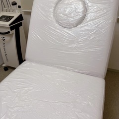 【新古品】　手動昇降エステベッド　長さ185×幅75×高さ55～94cm  　の画像