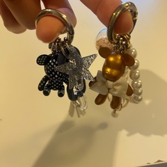 くま ベアブリック風 キーホルダー カップル お揃い ペアキーホルダー　ゴールド 青 の画像