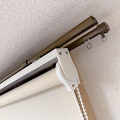 【びっくりカーペット】ロールカーテン ロールスクリーン  アイボリー　ネジ留め式  非遮光　150×120    の画像