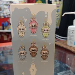LABUBU の画像