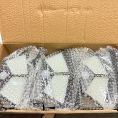 【新品未使用】ソーラーセンサーライト【100LED 6個セット 4面発光】光＆人感センサーの画像