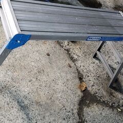 足場台 踏み台 伸縮脚付高所作業台 折りたたみ式 洗車台 足場台 多目的 折りたたみ アルミの画像