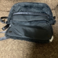 NIKE フェイクファーショルダーバッグの画像