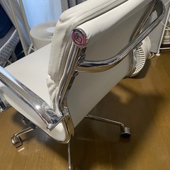 オフィスチェア　デスクチェア　
パソコンチェアの画像