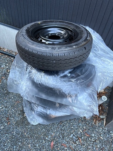 ハイエース　バン　新車外し　タイヤ