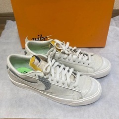 NIKE BLAZER LOW 77 PRM 27.5cmの画像