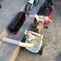 値下げ中】まとめ売り：外用乗り物4台※ヘルメット付きの画像