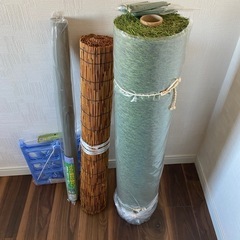 【未使用新品】グリーン芝【人口芝】ロール 網戸用網　暖簾　洗濯干し　 網戸取付用ローラー　ゴムの画像