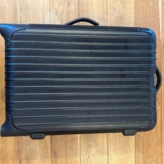 美品　週末限定値引き！リモワ　サルサ　35L 2輪　機内持込可　ブラック　キャリーケースの画像