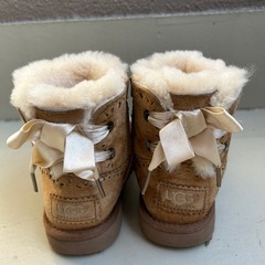 定価17000円　UGG キッズ　ブーツ　17cm ②の画像