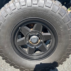 BFGoodrich 16インチオフロードタイヤ
の画像