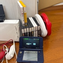 wii本体と3ＤSと多数ソフトの画像