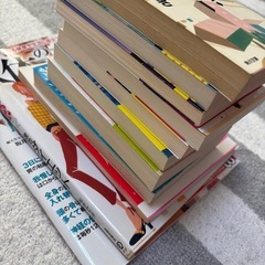 小説数冊とダイエット本等の画像