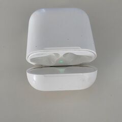 Apple★AirPods・第2世代／充電器ケースの画像