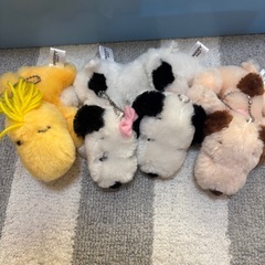 スヌーピーぬいぐるみキーホルダーとペネロペぬいぐるみキーホルダーの画像