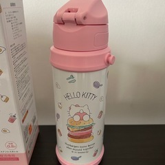 キティちゃんの水筒の画像